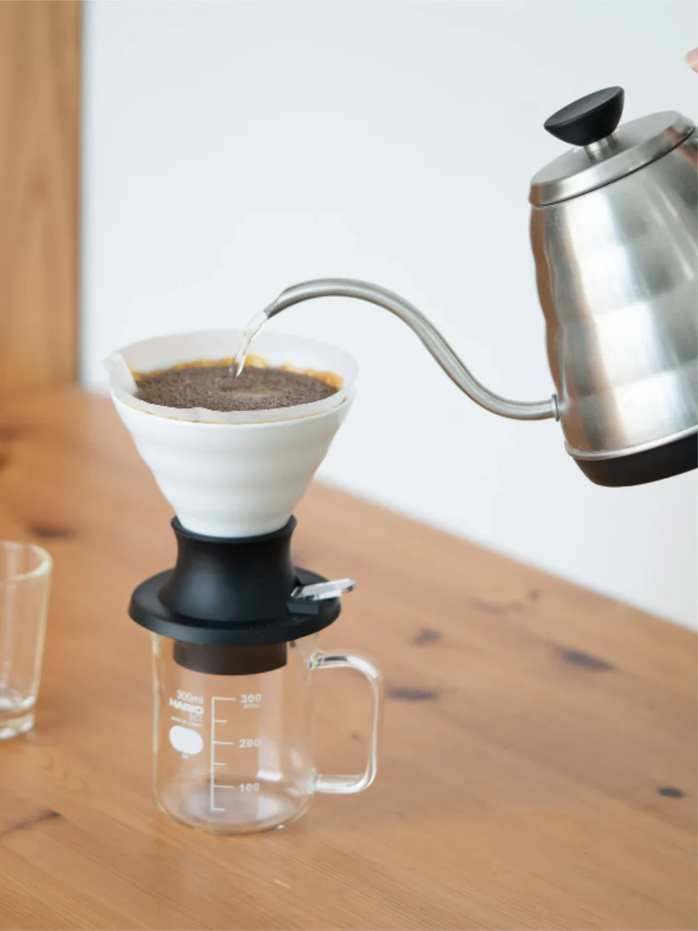 Hario V60-02 Switch Immersion Glass Dripper - Image 3